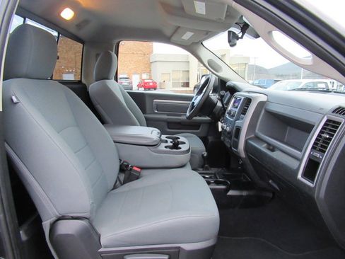 Used 2017 RAM 3500 Tradesman w/ Chrome Appearance Group image 13