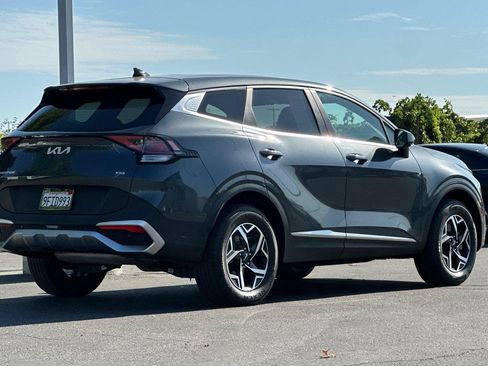 Used 2023 Kia Sportage LX AWD/4WD image 4