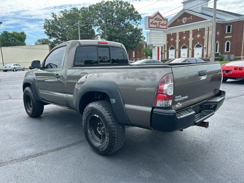 Used 2011 Toyota Tacoma 4x4 Regular Cab image 7