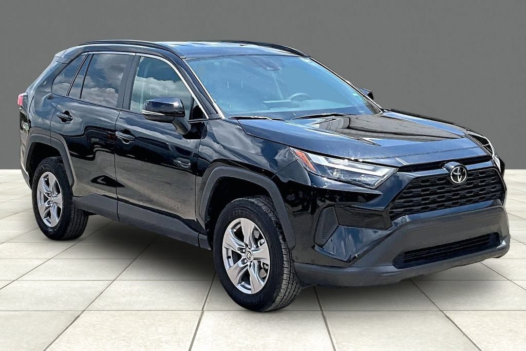 Used 2025 Toyota RAV4 XLE AWD/4WD image 11
