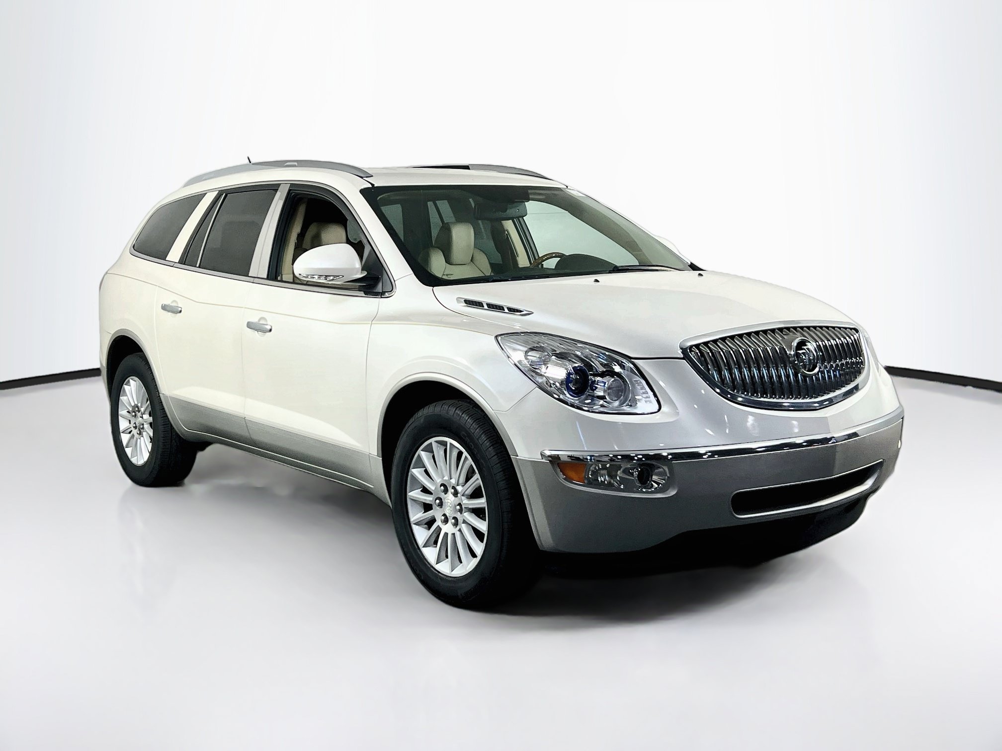 Used 2011 Buick Enclave CXL FWD image 3
