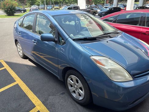 Used 2004 Toyota Prius FWD image 2