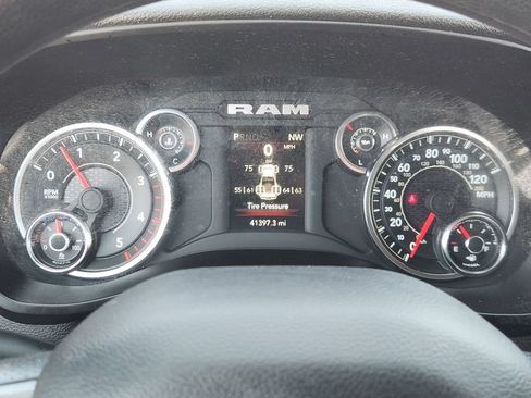 Used 2024 RAM 3500 Tradesman w/ Chrome Appearance Group AWD/4WD image 16