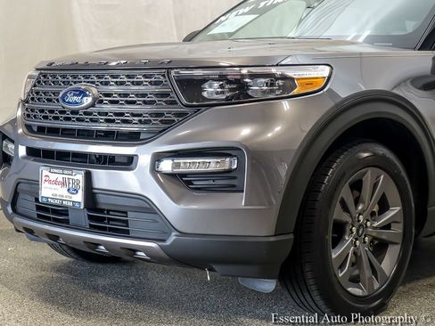 Certified 2021 Ford Explorer XLT w/ Equipment Group 202A AWD/4WD image 3