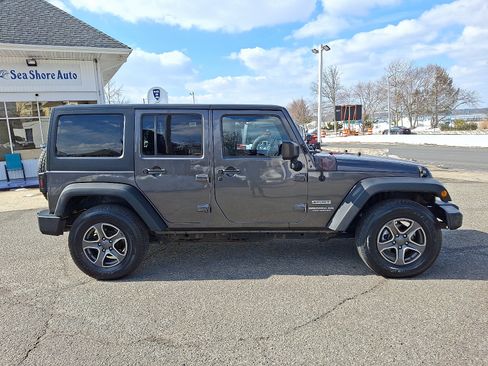Used 2017 Jeep Wrangler Unlimited Sport w/ Quick Order Package 23S AWD/4WD image 7