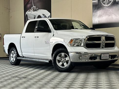 Used 2018 RAM 1500 Classic SLT image 2
