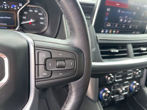 Used 2021 GMC Yukon XL SLT w/ SLT Premium Package image 30