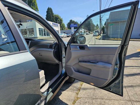 Used 2010 Subaru Forester 2.5X AWD/4WD image 10