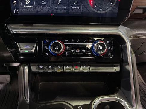 Used 2024 GMC Sierra 3500 Denali Ultimate AWD/4WD image 23