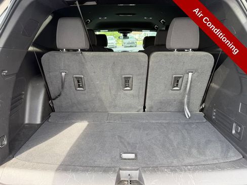 Used 2023 Chevrolet Traverse LT AWD/4WD image 35