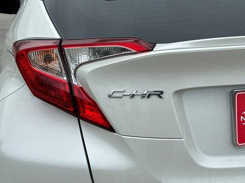 Used 2019 Toyota C-HR LE FWD image 13