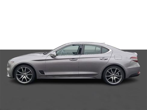 Used 2023 Genesis G70 2.0T image 4