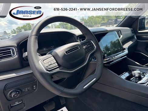 Used 2024 Jeep Wagoneer L Series II w/ Premium Group I image 17