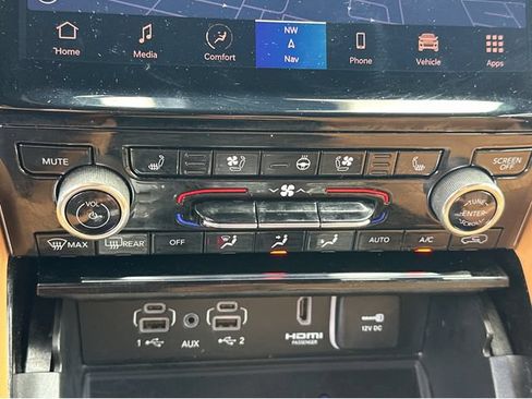 Used 2023 Jeep Grand Cherokee L Summit AWD/4WD image 29