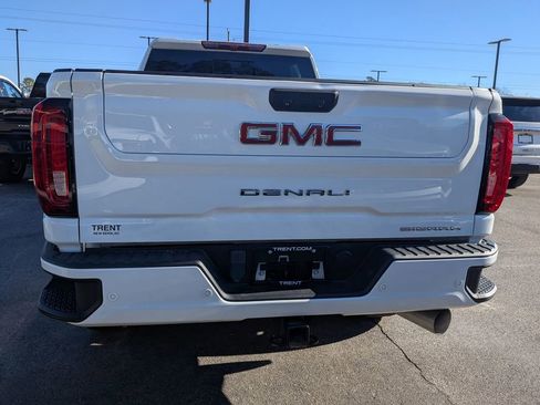 Certified 2023 GMC Sierra 2500 Denali image 3