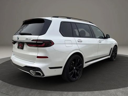 Used 2023 BMW X7 xDrive40i w/ M Sport Package AWD/4WD image 5