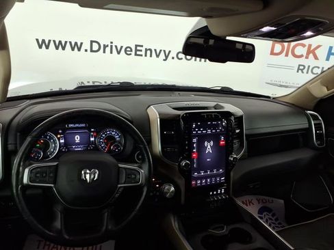 Used 2019 RAM 1500 Laramie AWD/4WD image 10