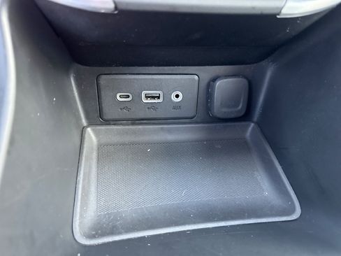Used 2024 GMC Terrain SLE FWD image 21