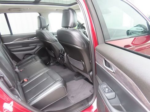 Used 2023 Jeep Grand Cherokee Limited AWD/4WD image 31