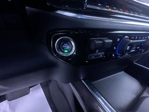 Used 2025 Chevrolet Silverado 1500 LTZ w/ LTZ Premium Package AWD/4WD image 17