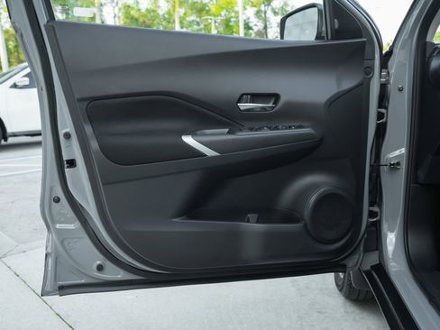 Used 2022 Nissan Kicks SV image 31