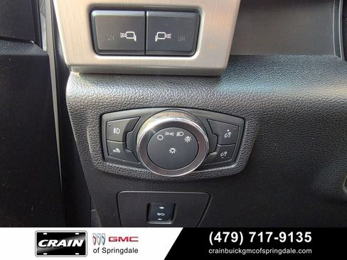 Used 2017 Ford F150 Platinum w/ Equipment Group 701A Luxury AWD/4WD image 12