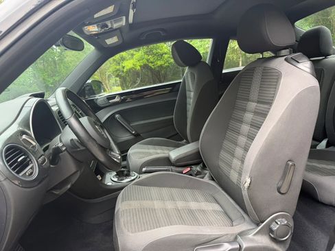 Used 2014 Volkswagen Beetle R-Line image 14