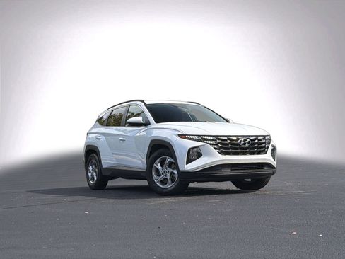 Used 2024 Hyundai Tucson SEL FWD image 2