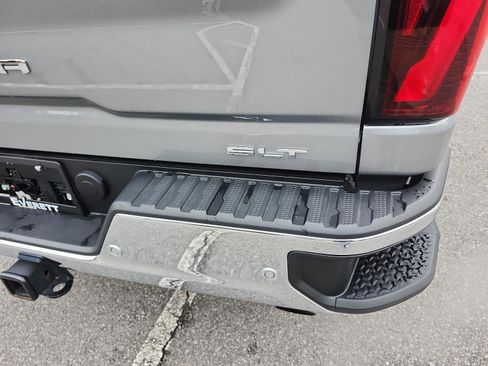 Certified 2025 GMC Sierra 2500 SLT w/ SLT Premium Package image 4