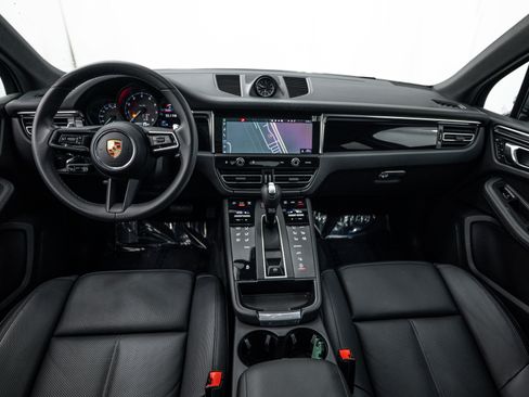 Certified 2023 Porsche Macan AWD/4WD image 12