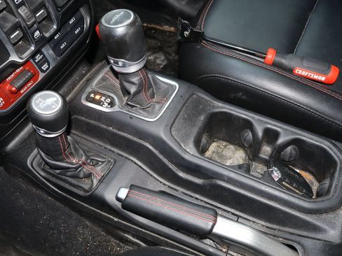 Used 2021 Jeep Gladiator Rubicon AWD/4WD image 24