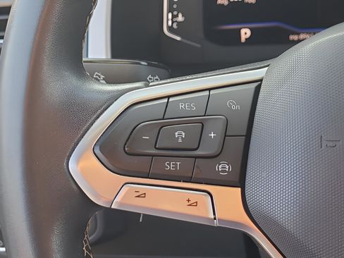 Used 2022 Volkswagen Atlas Cross Sport SE w/ Panoramic Sunroof Package image 24