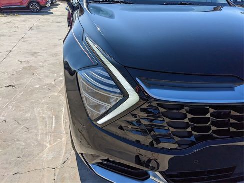 Certified 2025 Kia Sportage SX image 11