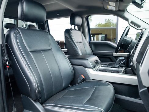 Used 2019 Ford F150 Lariat w/ Equipment Group 502A Luxury AWD/4WD image 20