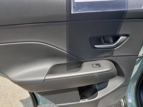 Used 2024 Hyundai Kona Limited AWD/4WD image 15