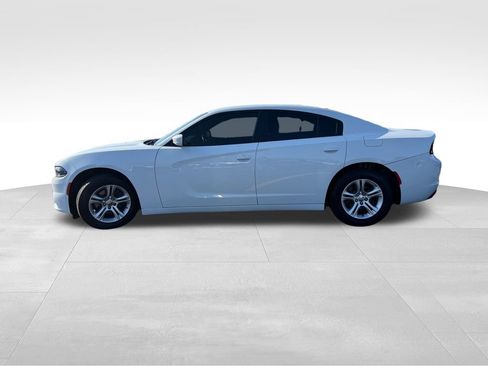 Used 2020 Dodge Charger SXT image 4