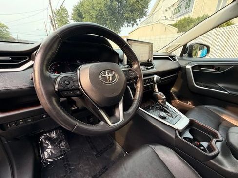 Used 2021 Toyota RAV4 Limited w/ Limited Grade Weather Package AWD/4WD image 16