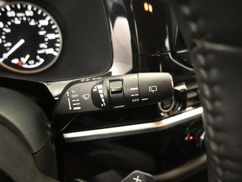 Used 2022 Nissan Pathfinder SL image 22