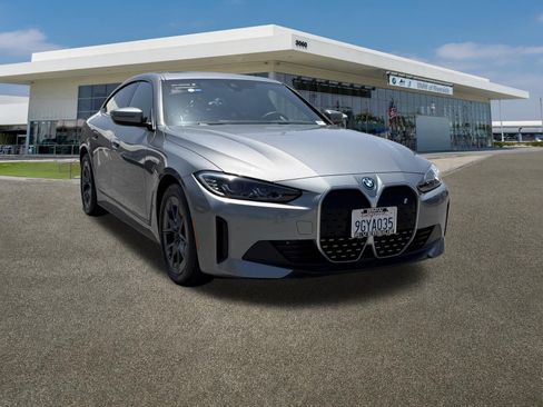 Certified 2023 BMW i4 eDrive40 w/ Premium Package RWD image 2