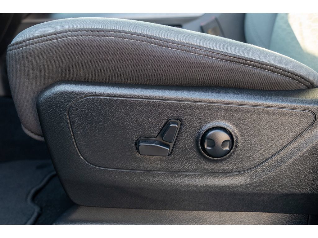 Used 2025 RAM 1500 Big Horn AWD/4WD image 15