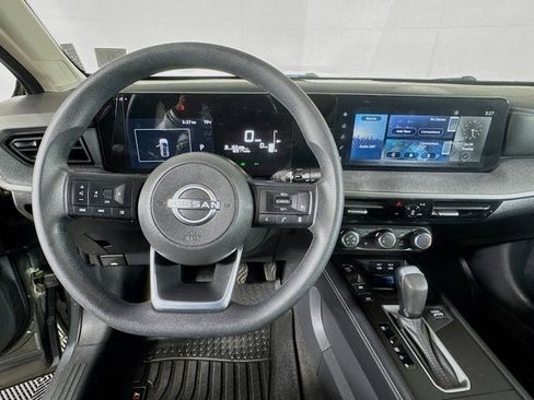 Certified 2025 Nissan Kicks SV AWD/4WD image 10