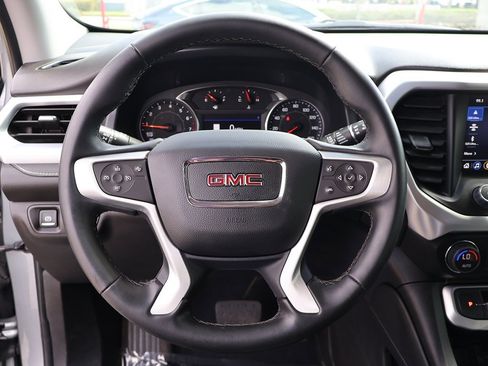 Used 2023 GMC Acadia SLT image 42