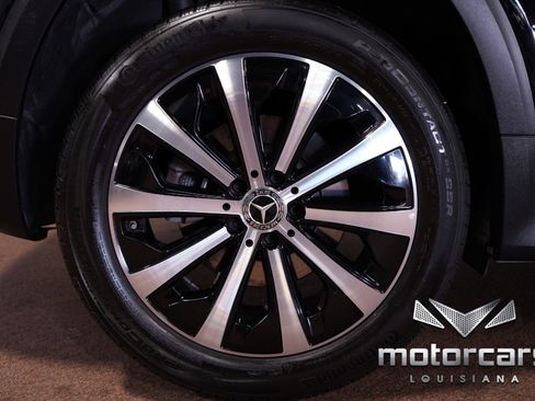 Used 2022 Mercedes-Benz GLB 250 w/ Premium Package image 21