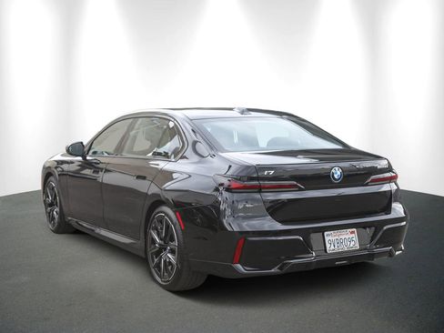 Used 2026 BMW i7 xDrive60 w/ M Sport Package RWD image 4