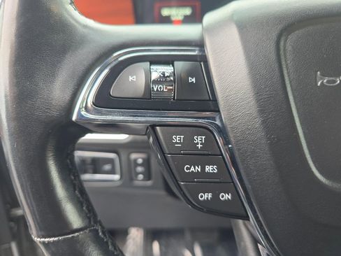 Used 2021 Lincoln Navigator 4WD image 23
