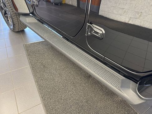 Used 2022 Jeep Wrangler Unlimited Sahara w/ Cold Weather Group image 11