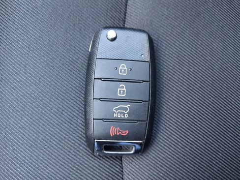 Used 2019 Kia Soul + image 32