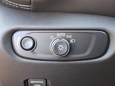 New 2025 Chevrolet Blazer LT w/ Convenience Package image 9