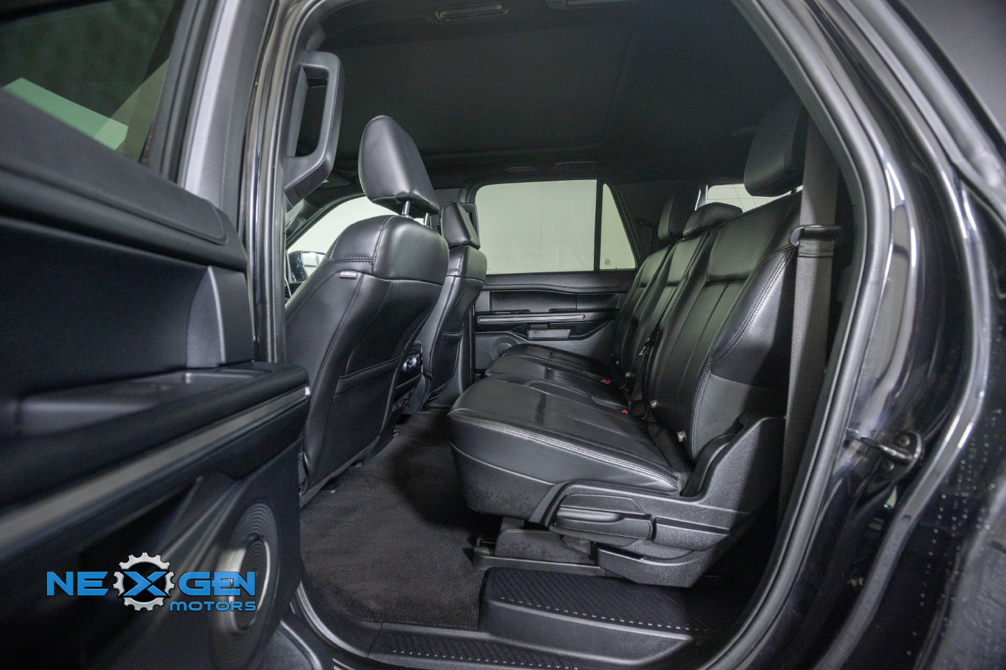 Used 2021 Ford Expedition Max XLT AWD/4WD image 32