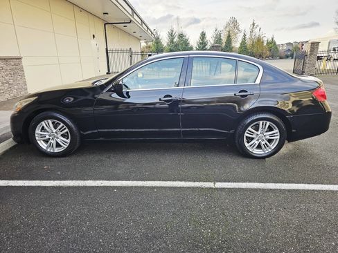 Used 2010 INFINITI G37 x Sedan w/ Premium Pkg image 2